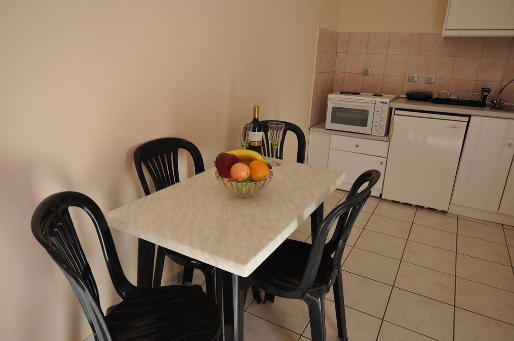 Ammos Apartment Roda  Exterior foto